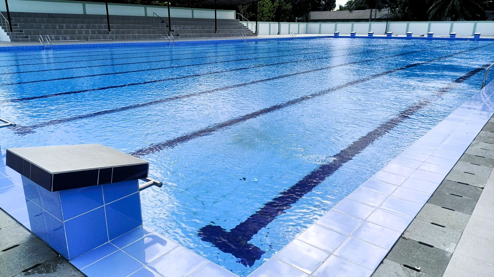 Kolam Renang Nuansa Banyu Biru
